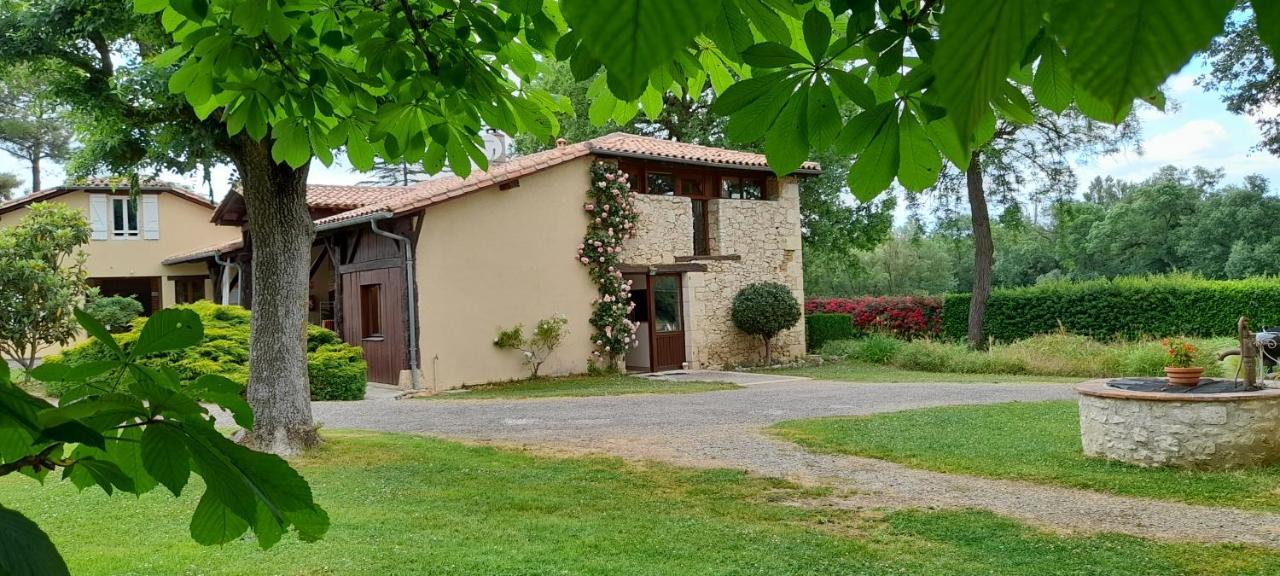 Domaine Jardin D'En Naoua Bed & Breakfast Maubec  Exterior photo